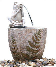 中国 中型の裸のカエルの樹脂水噴水/樹脂の庭水は小型水噴水装飾的な水噴水を特色にする サプライヤー